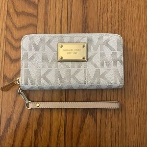 Michael Kors walllet/wristlet